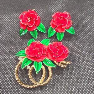Vintage Crown Trifari Red Rose Gold Tone Brooch And clip on Earrings